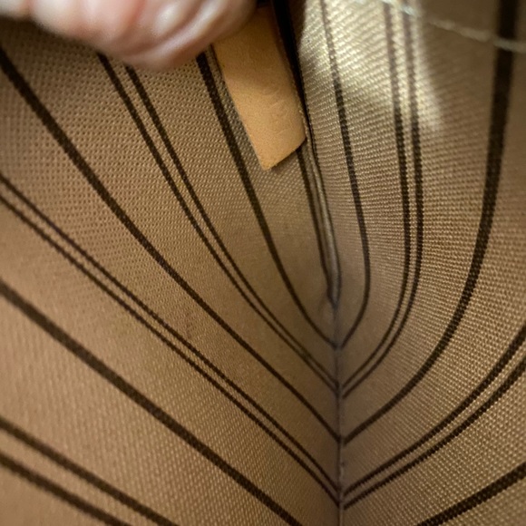 Louis Vuitton Monogram Clutch, Pouch or Crossbody with Chain and COA - Picture 3 of 16